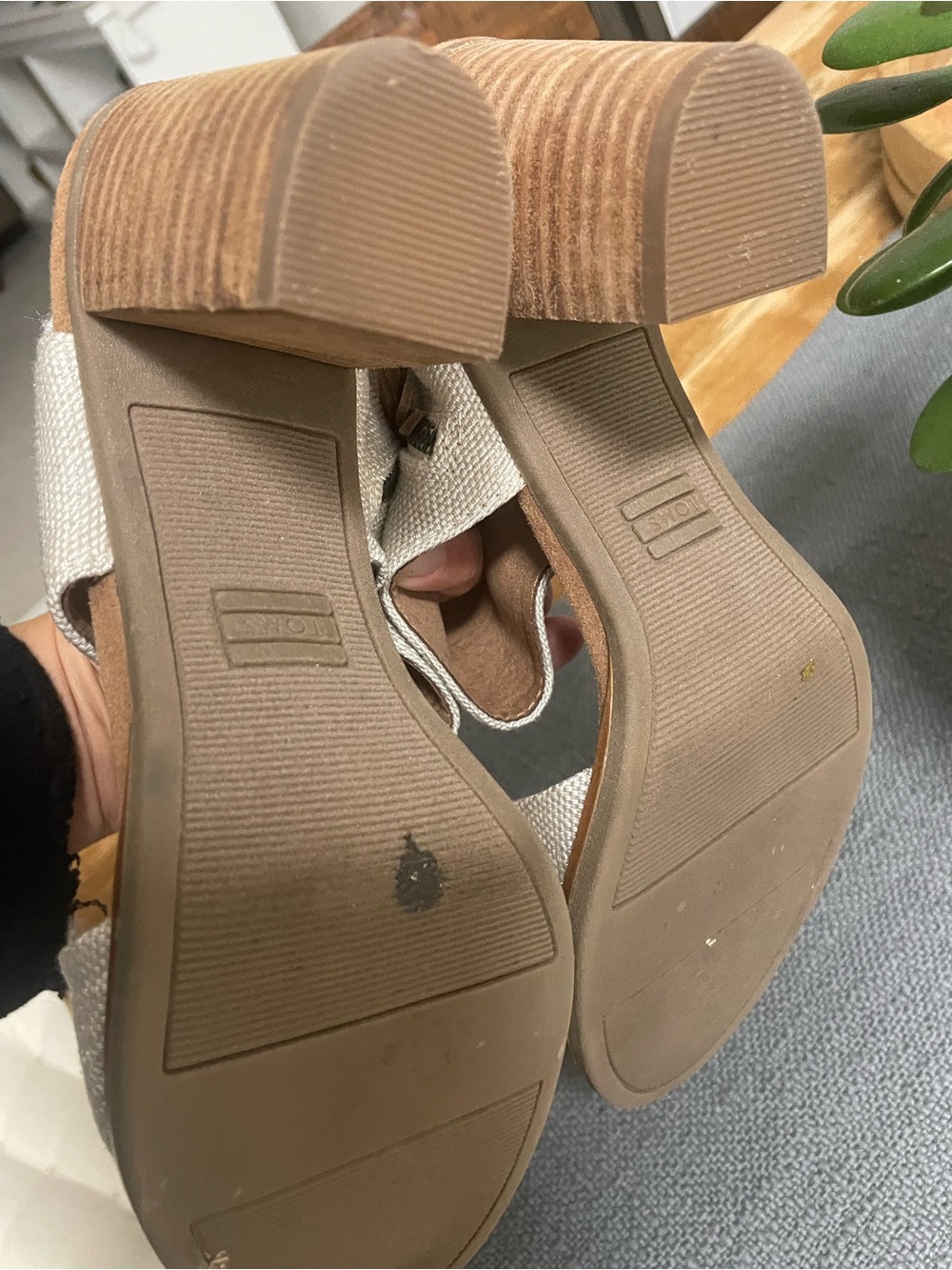 TOMS Majorca cut out sandal in natural linen EUC - Picture 6 of 8